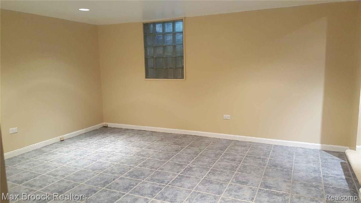1756 Graefield Road Birmingham, MI 48009 - Photo 9 of 29 20151229_113339.jpeg