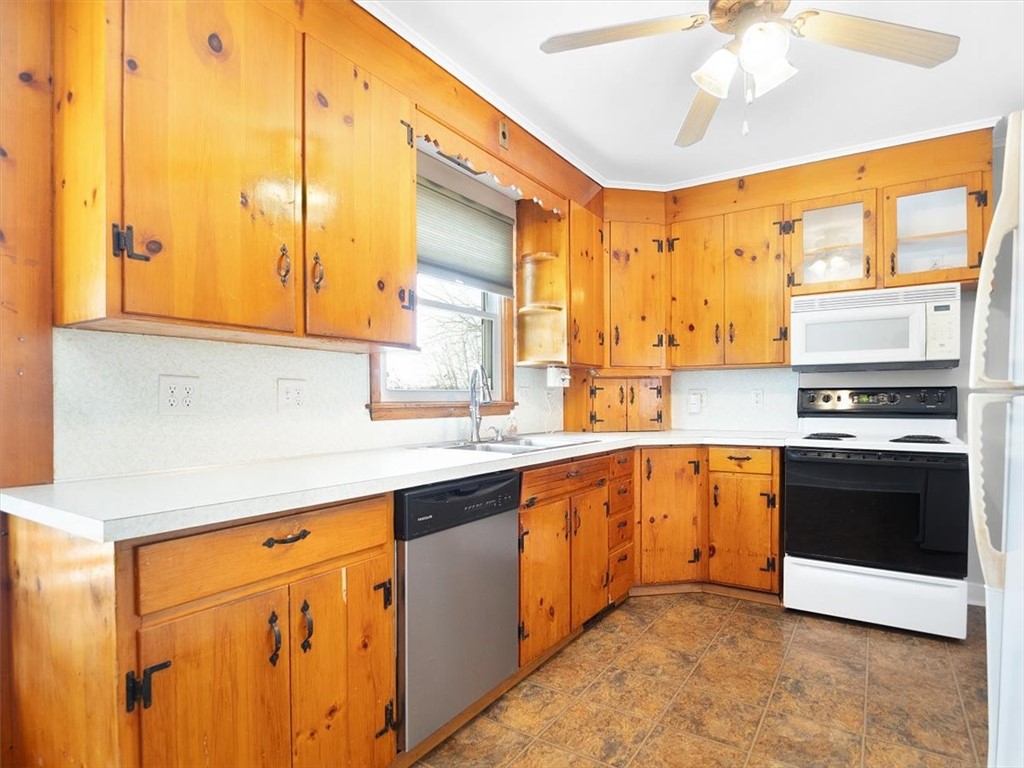 4350 Williamson Road Marion, NY 14505 - Photo 27 of 46 Kitchen