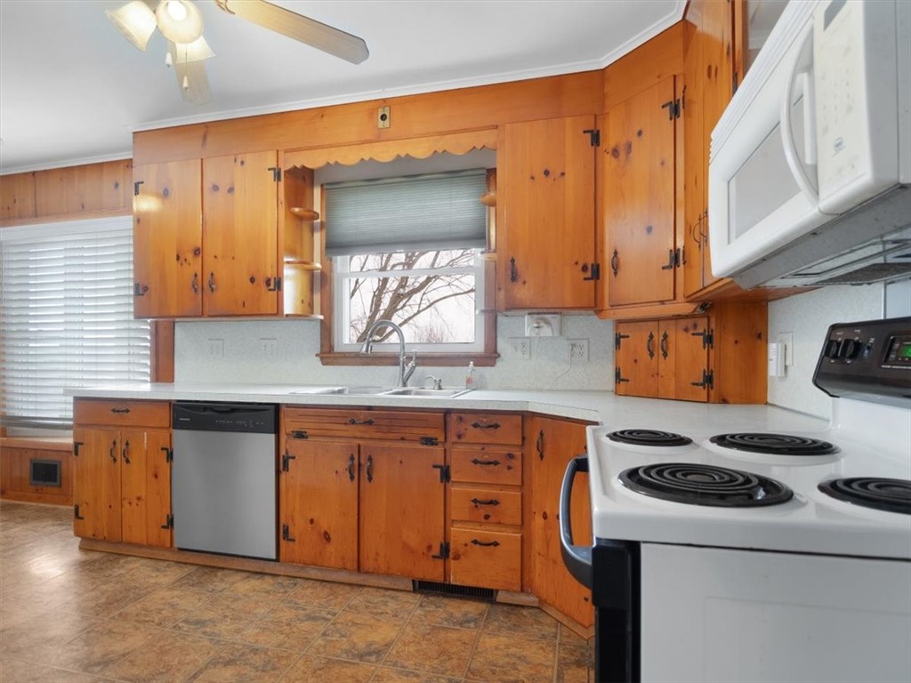4350 Williamson Road Marion, NY 14505 - Photo 28 of 46 Kitchen