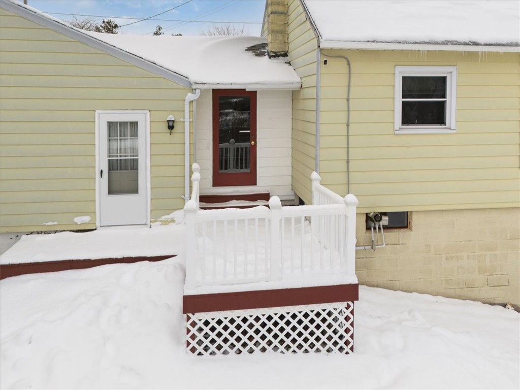 4350 Williamson Road Marion, NY 14505 - Photo 6 of 46 Back Deck