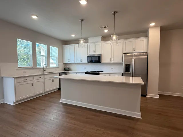 $2,595 | 9423 Sun Fountain Drive, Summerville, SC 29485