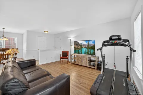 $899,900 | 13 A Emerson Avenue, Croton-on-Hudson, NY 10520