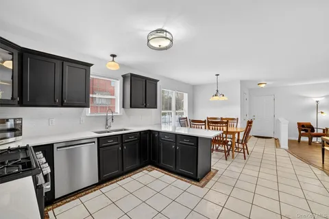 $899,900 | 13 A Emerson Avenue, Croton-on-Hudson, NY 10520