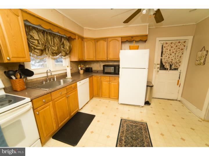 138 Modena Road Coatesville, PA 19320 - Photo 5 of 21 Kitchen