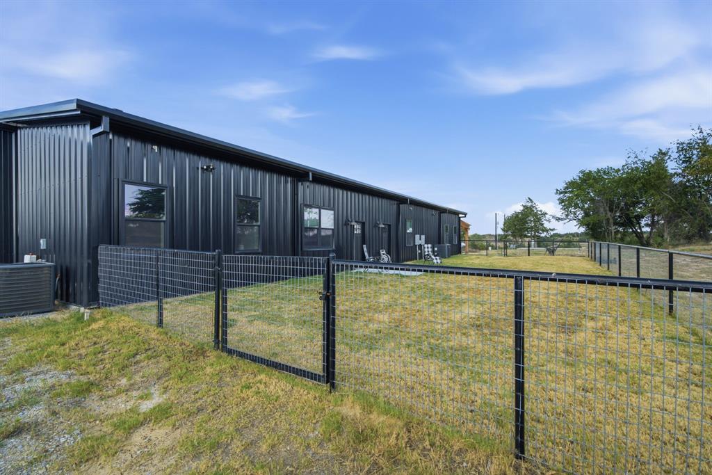 2430 North Cardinal Road Azle, TX 76020 - Photo 36 of 40 Gallery Image 36
