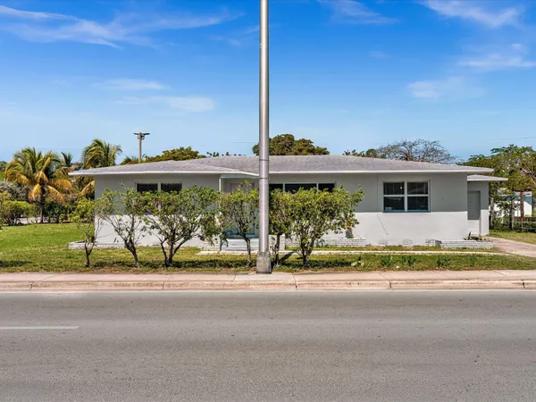 $3,500 | 54 Southwest 16th Street, Dania Beach, FL 33004