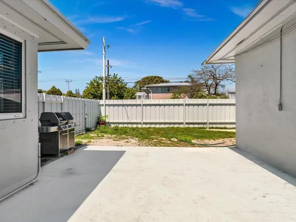 $3,500 | 54 Southwest 16th Street, Dania Beach, FL 33004