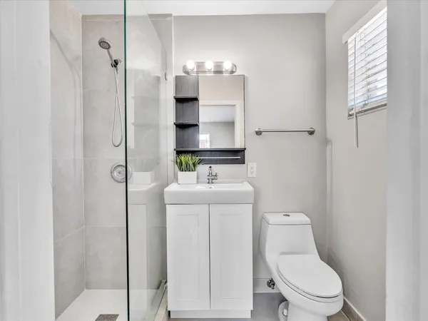 $3,500 | 54 Southwest 16th Street, Dania Beach, FL 33004