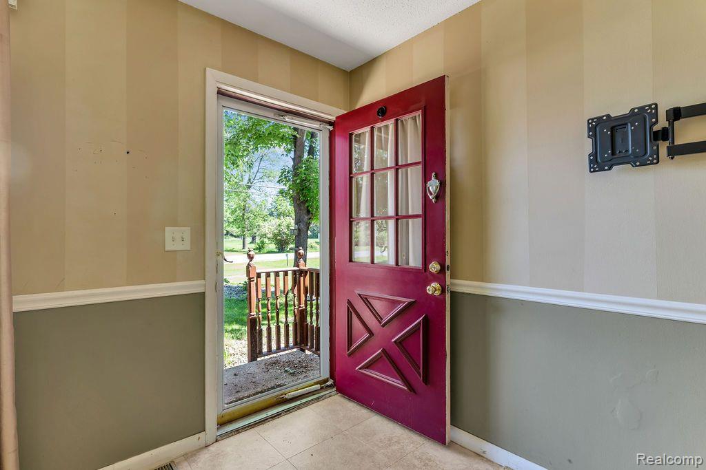3370 King Road Bridgeport, MI 48722 - Photo 2 of 39 Gallery Image 2