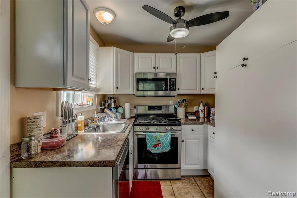50765 Cedargrove Road Shelby, MI 48317 - Photo 4 of 22