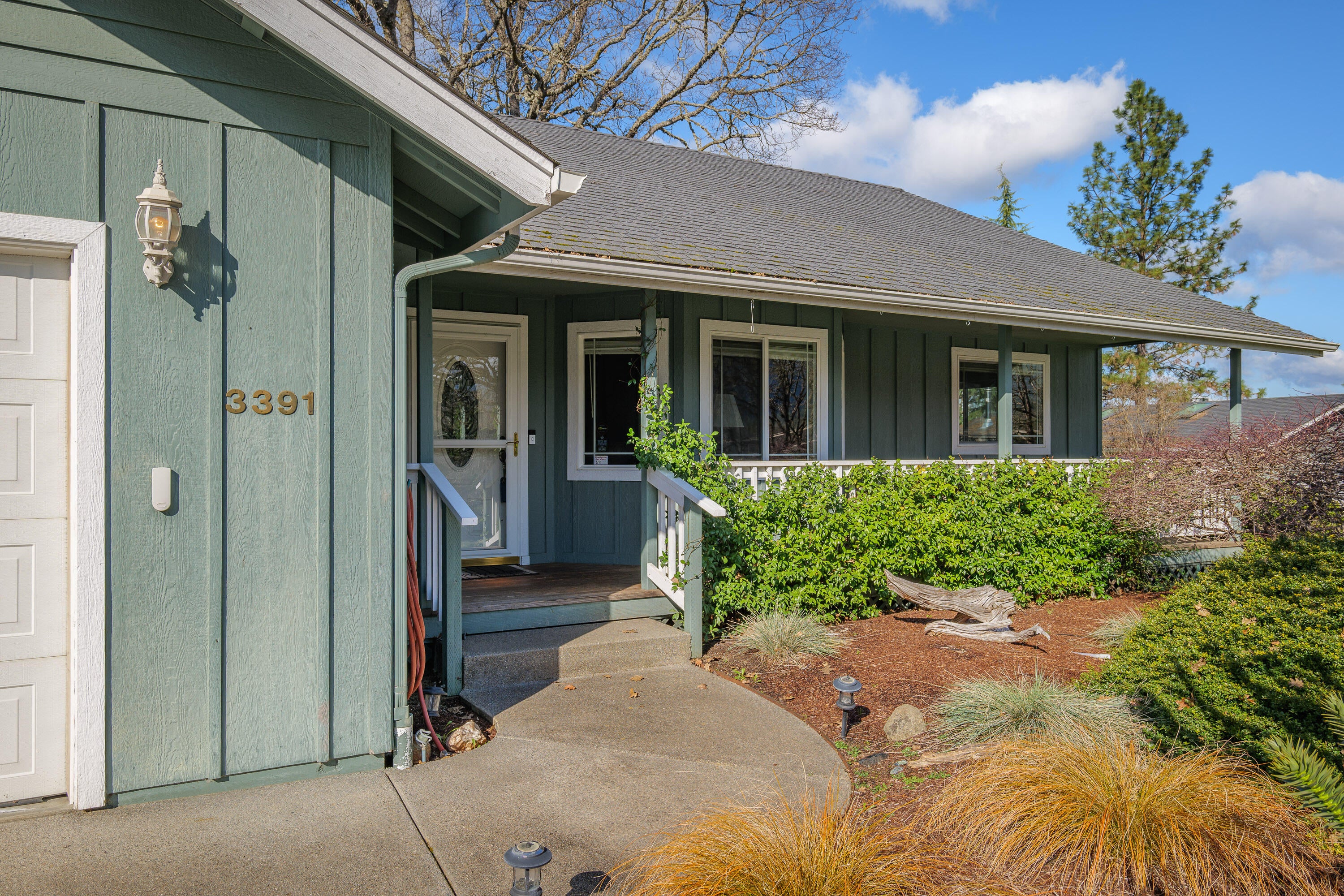 3391 Merlin Road Grants Pass, OR 97526 - Photo 4 of 45 3391MerlinRd-003