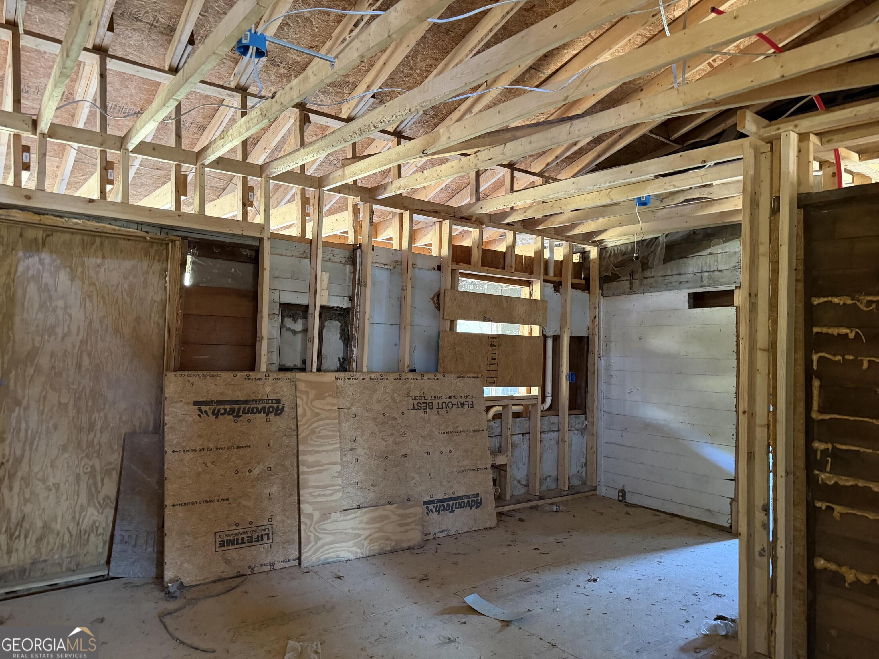 347 River Bend Road Southwest Plainville, GA 30733 - Photo 2 of 5