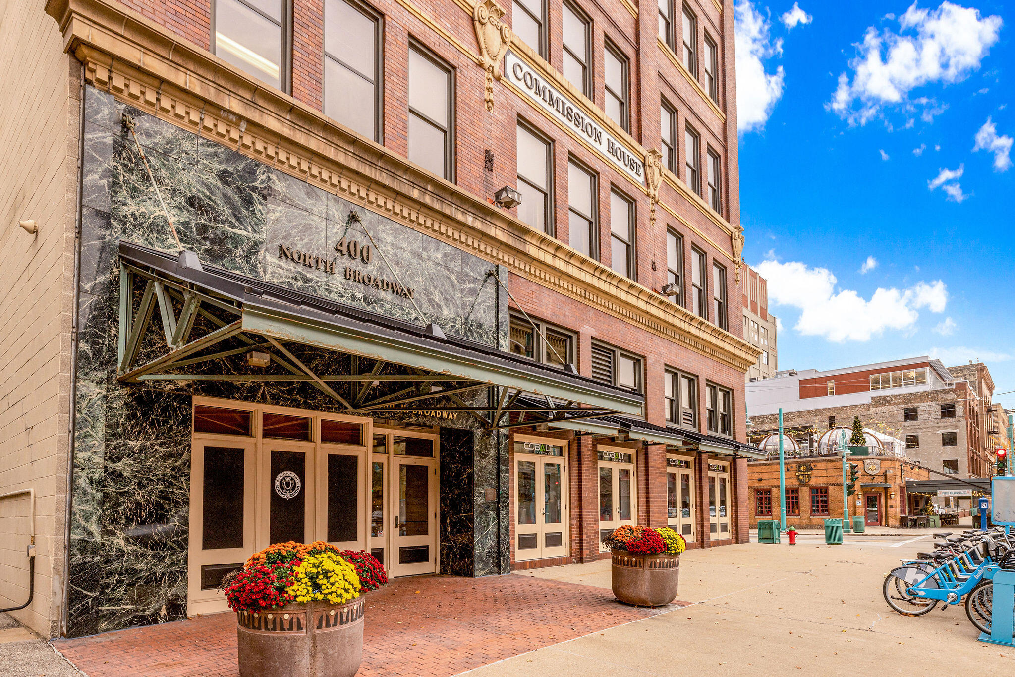 400 North Broadway, Unit 903 Milwaukee, WI 53202 - Photo 14 of 18 Commission House Entry