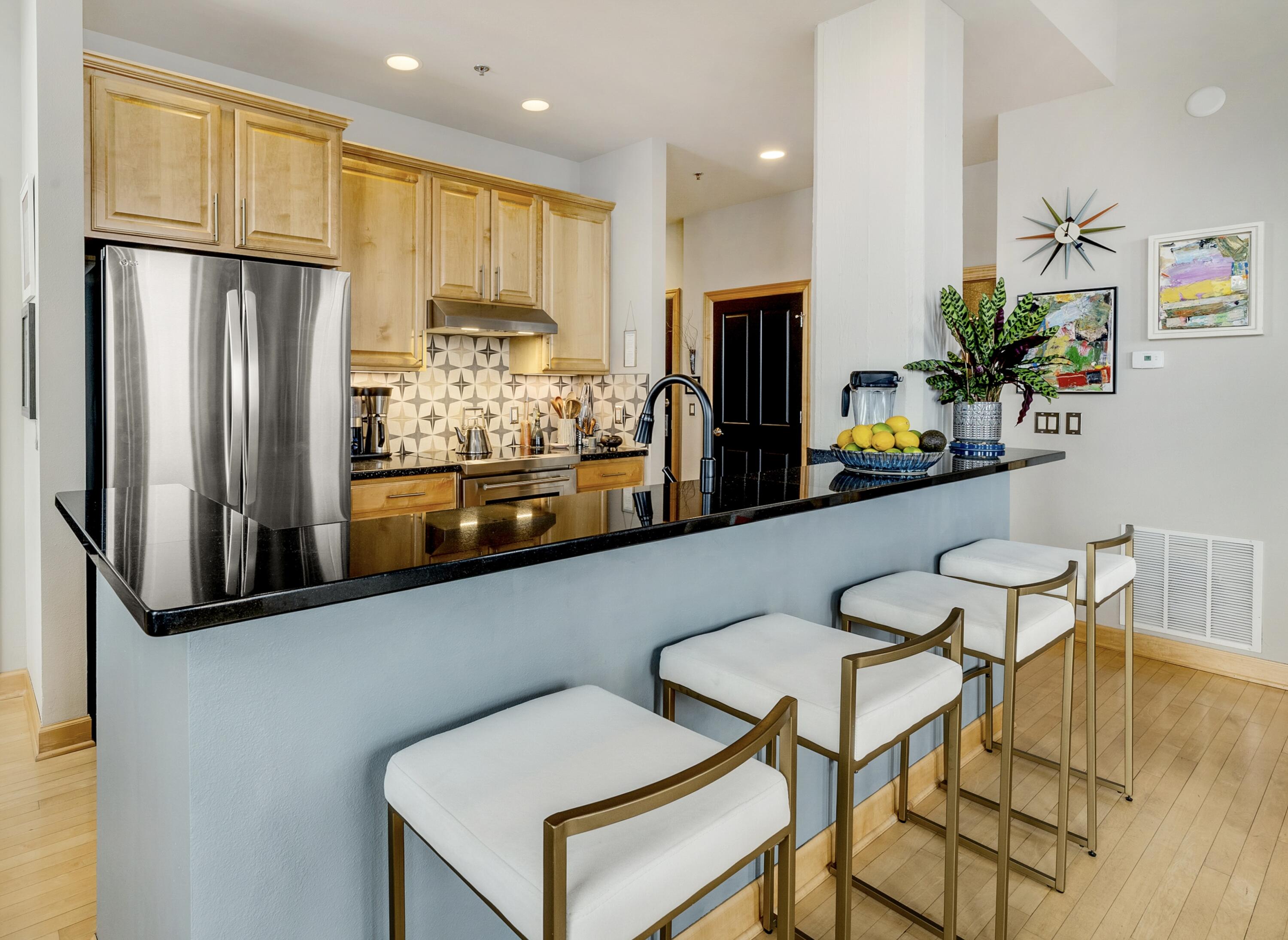 400 North Broadway, Unit 903 Milwaukee, WI 53202 - Photo 3 of 18 Kitchen I