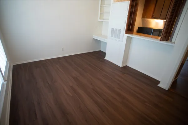 $1,100 | 3000 Guadalupe Street, Unit 208, Austin, TX 78705