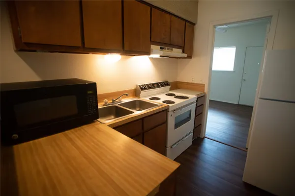 $1,100 | 3000 Guadalupe Street, Unit 208, Austin, TX 78705