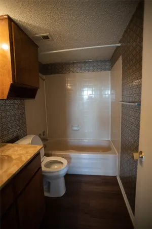 $1,100 | 3000 Guadalupe Street, Unit 208, Austin, TX 78705