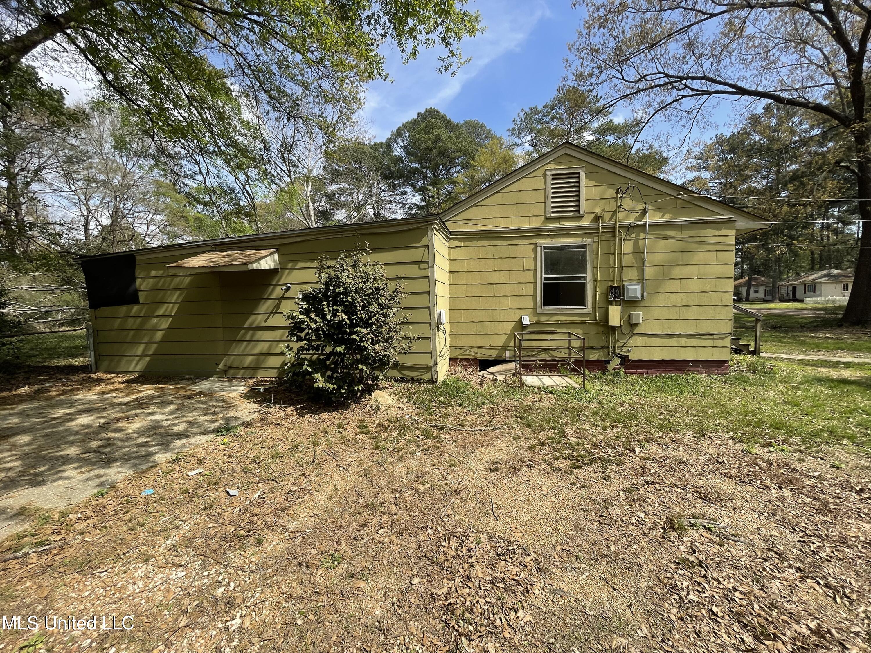 704 Woodbury Road Jackson, MS 39206 - Photo 8 of 9 IMG_7127