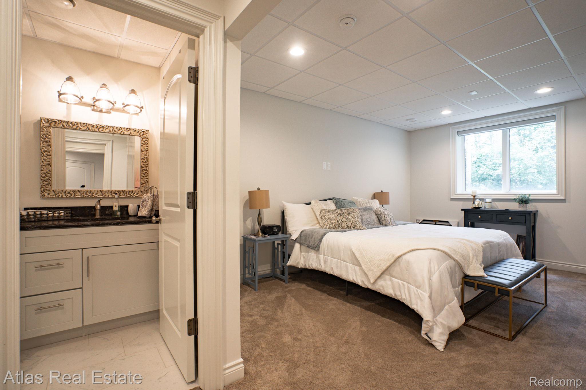10380 South State Road Goodrich, MI 48438 - Photo 73 of 87 Spacious room featuring neutral carpeting and a large window