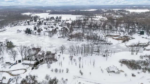 $95,000 | 2686 West Lakeland Drive, Unit 34, Berrien Springs, MI 49103