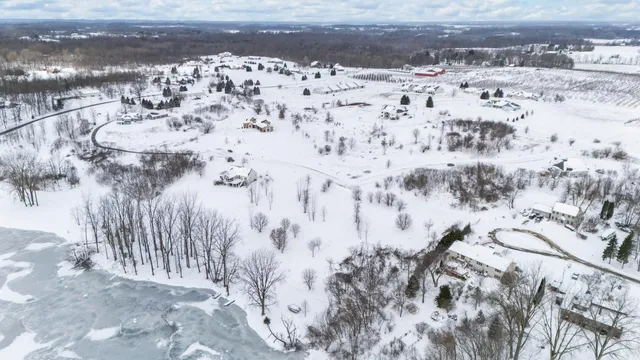 $95,000 | 2686 West Lakeland Drive, Unit 34, Berrien Springs, MI 49103