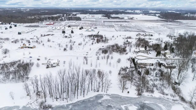 $95,000 | 2686 West Lakeland Drive, Unit 34, Berrien Springs, MI 49103