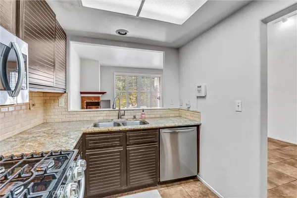 $3,400 | 22247 Shadow Valley Circle, Chatsworth, CA 91311