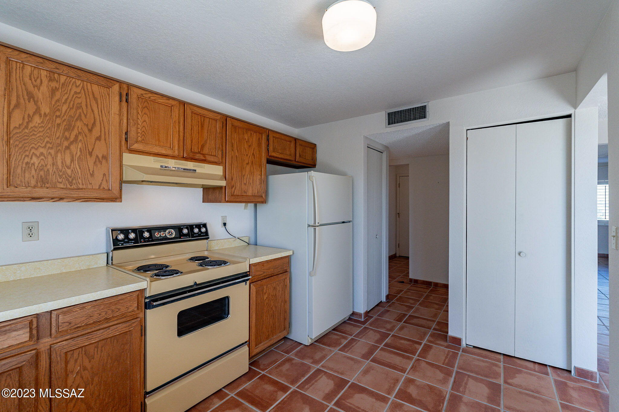 445 West Rio-Santa Cruz Green Valley, AZ 85614 - Photo 23 of 42 Gallery Image 23