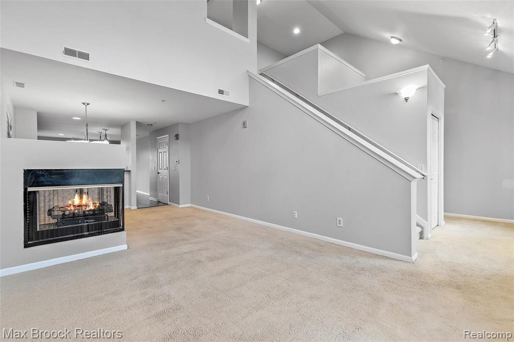 1410 Raliegh Place Troy, MI 48084 - Photo 9 of 32