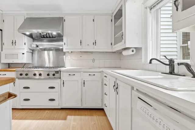 $1,300,000 | 56 Haigh Road, Brentwood, NH 03833