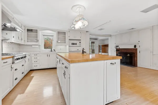 $1,300,000 | 56 Haigh Road, Brentwood, NH 03833