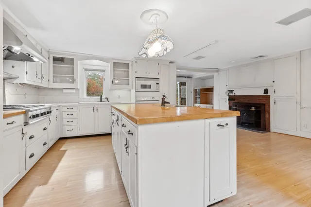 $1,300,000 | 56 Haigh Road, Brentwood, NH 03833