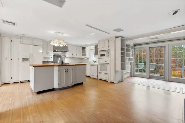 $1,300,000 | 56 Haigh Road, Brentwood, NH 03833