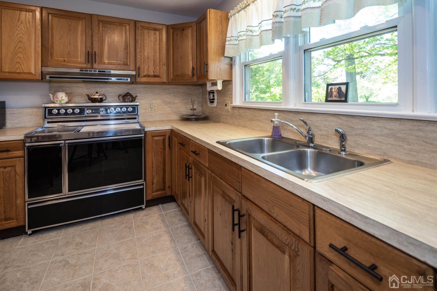 107 Emerson Road Somerset, NJ 08873 - Photo 18 of 52 Gallery Image 18