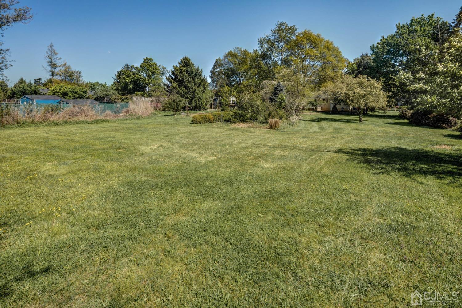 107 Emerson Road Somerset, NJ 08873 - Photo 40 of 52 Gallery Image 40
