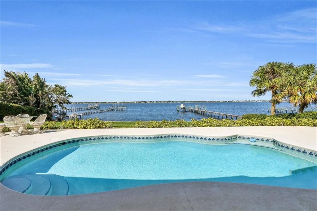 719 Southeast Riverside Drive Stuart, FL 34994 - Photo 8 of 17 Gallery Image 8