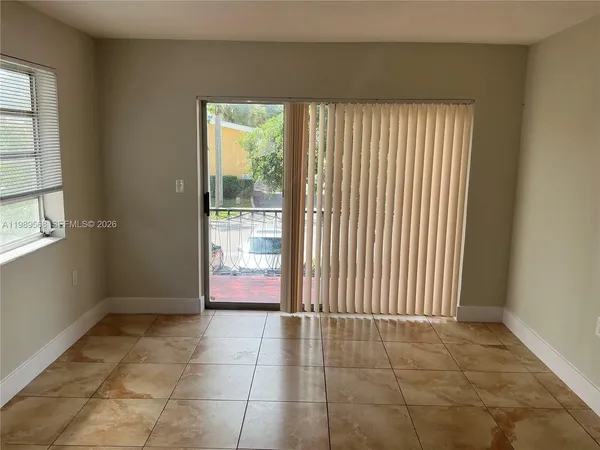 $1,950 | 2079 Northeast 167th Street, Unit 5, North Miami Beach, FL 33162
