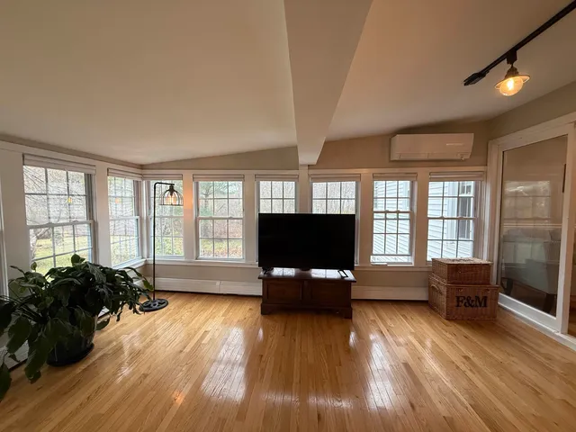 $3,200 | 4 Nelson Drive, Exeter, NH 03833