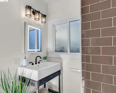 $895,000 | 3000 56th Avenue, Oakland, CA 94605