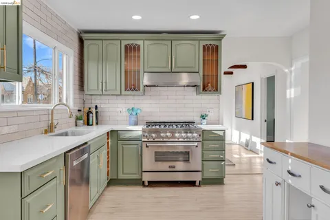 $895,000 | 3000 56th Avenue, Oakland, CA 94605