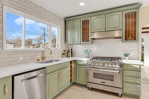 $895,000 | 3000 56th Avenue, Oakland, CA 94605