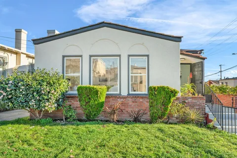 $895,000 | 3000 56th Avenue, Oakland, CA 94605