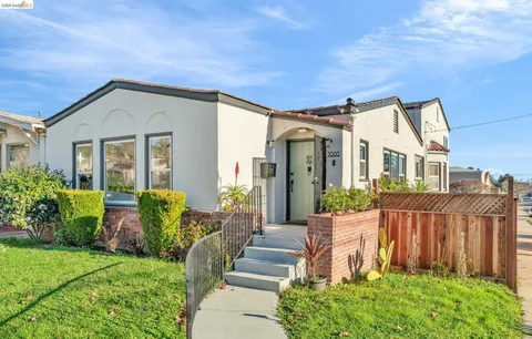 $895,000 | 3000 56th Avenue, Oakland, CA 94605
