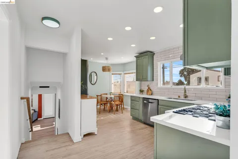 $895,000 | 3000 56th Avenue, Oakland, CA 94605