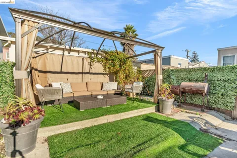 $895,000 | 3000 56th Avenue, Oakland, CA 94605