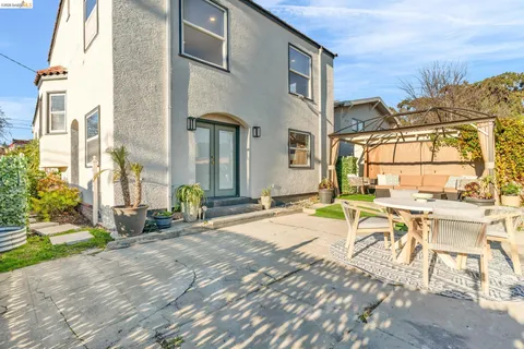 $895,000 | 3000 56th Avenue, Oakland, CA 94605