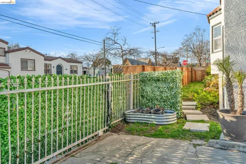 $895,000 | 3000 56th Avenue, Oakland, CA 94605