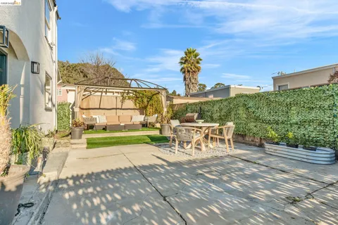 $895,000 | 3000 56th Avenue, Oakland, CA 94605