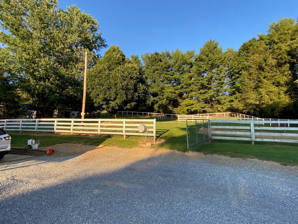 441 Sulphur Springs Road Chilhowie, VA 24319 - Photo 7 of 27 Gallery Image 7