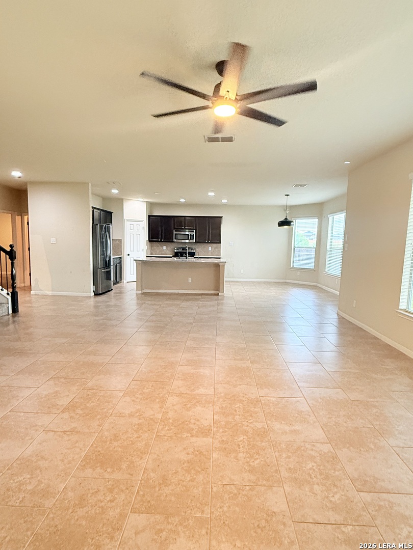 9010 Phoenix Converse, TX 78109 - Photo 3 of 22
